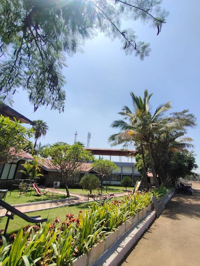 Caves County Resort Malegaon Екстер'єр фото