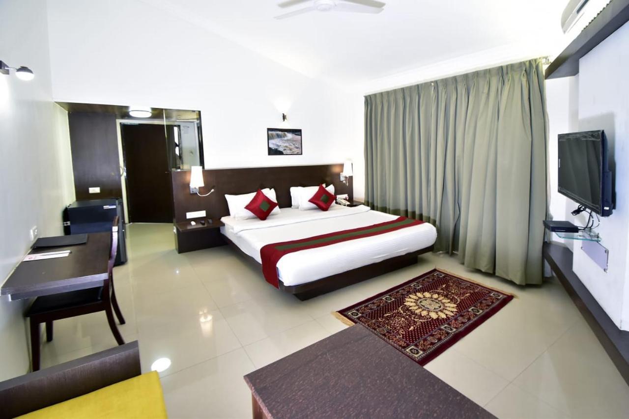 Caves County Resort Malegaon Екстер'єр фото