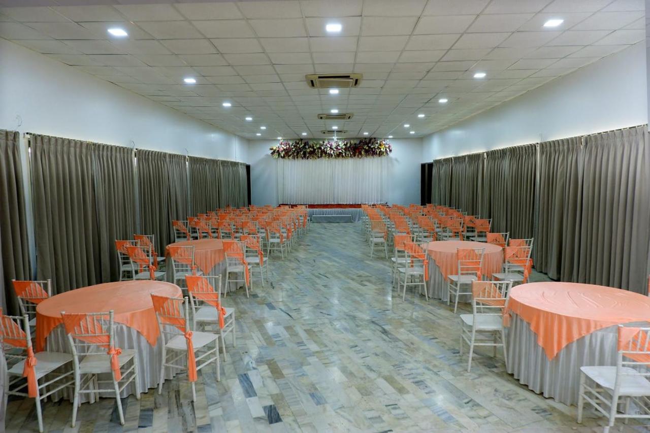 Caves County Resort Malegaon Екстер'єр фото