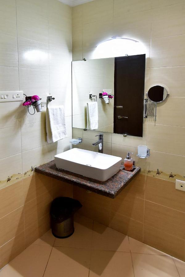 Caves County Resort Malegaon Екстер'єр фото