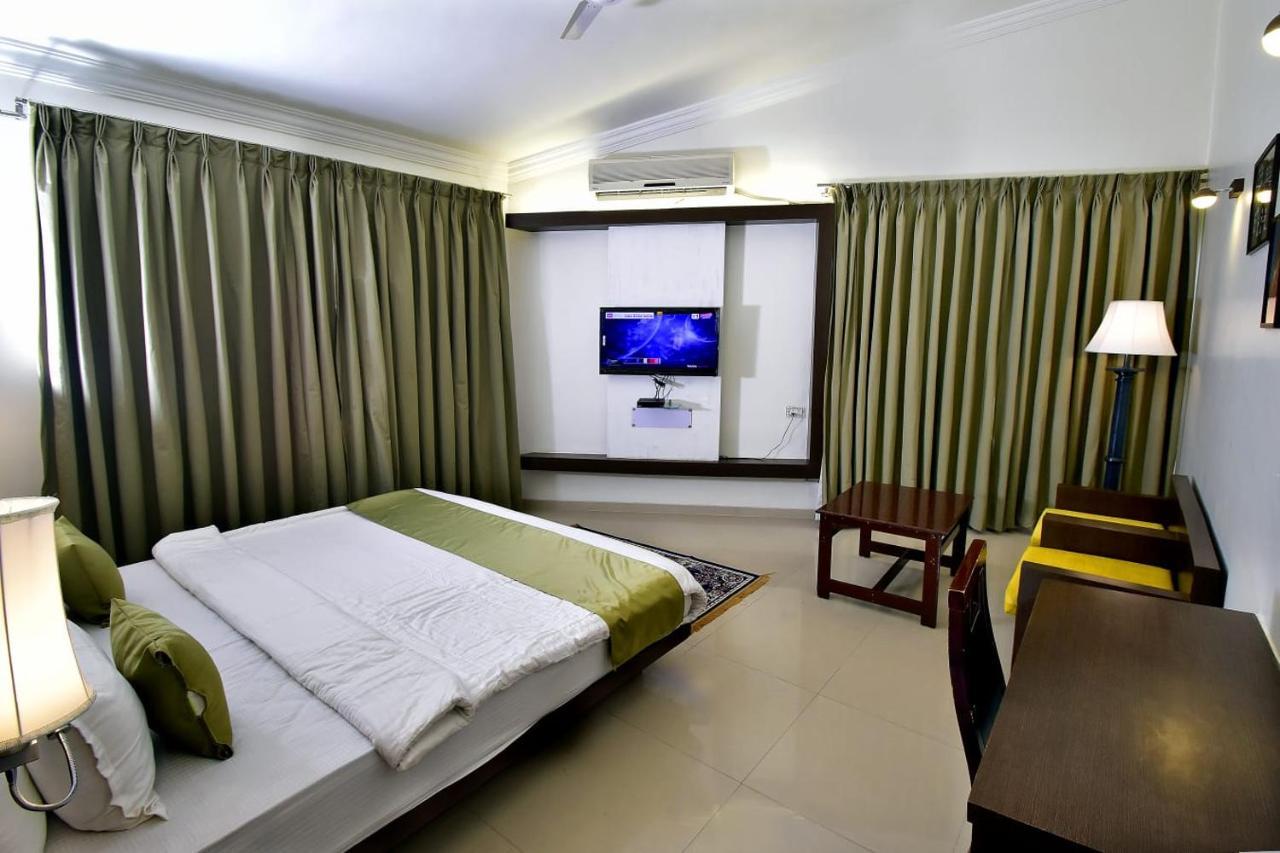 Caves County Resort Malegaon Екстер'єр фото