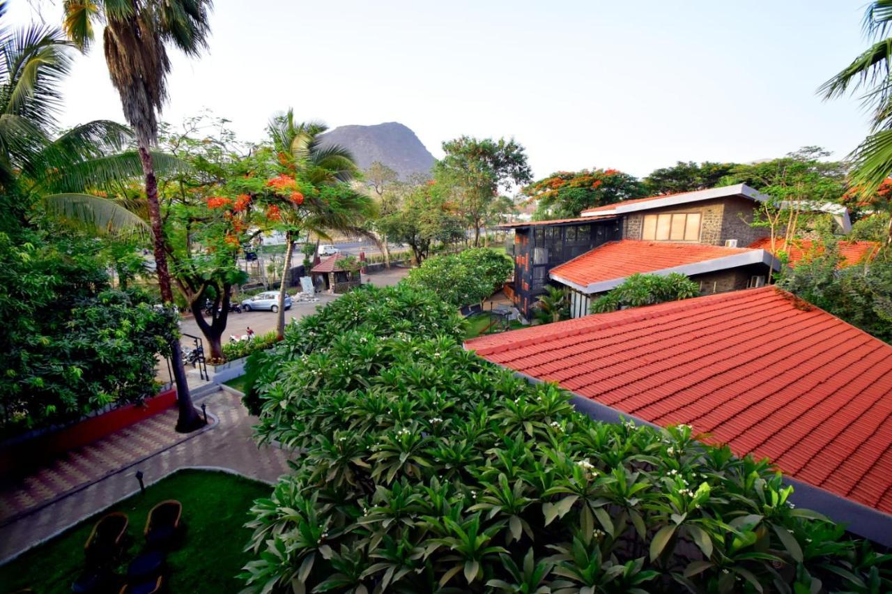 Caves County Resort Malegaon Екстер'єр фото