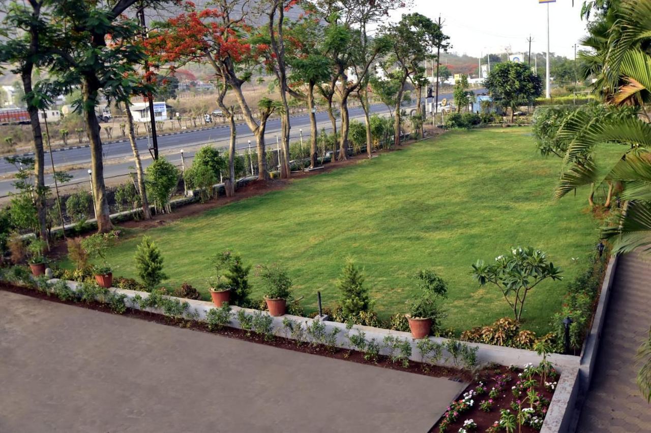 Caves County Resort Malegaon Екстер'єр фото